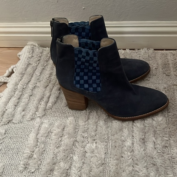 Women's Aquatalia Frankie Basketweave booties blue size 8.5 - Picture 1 of 7